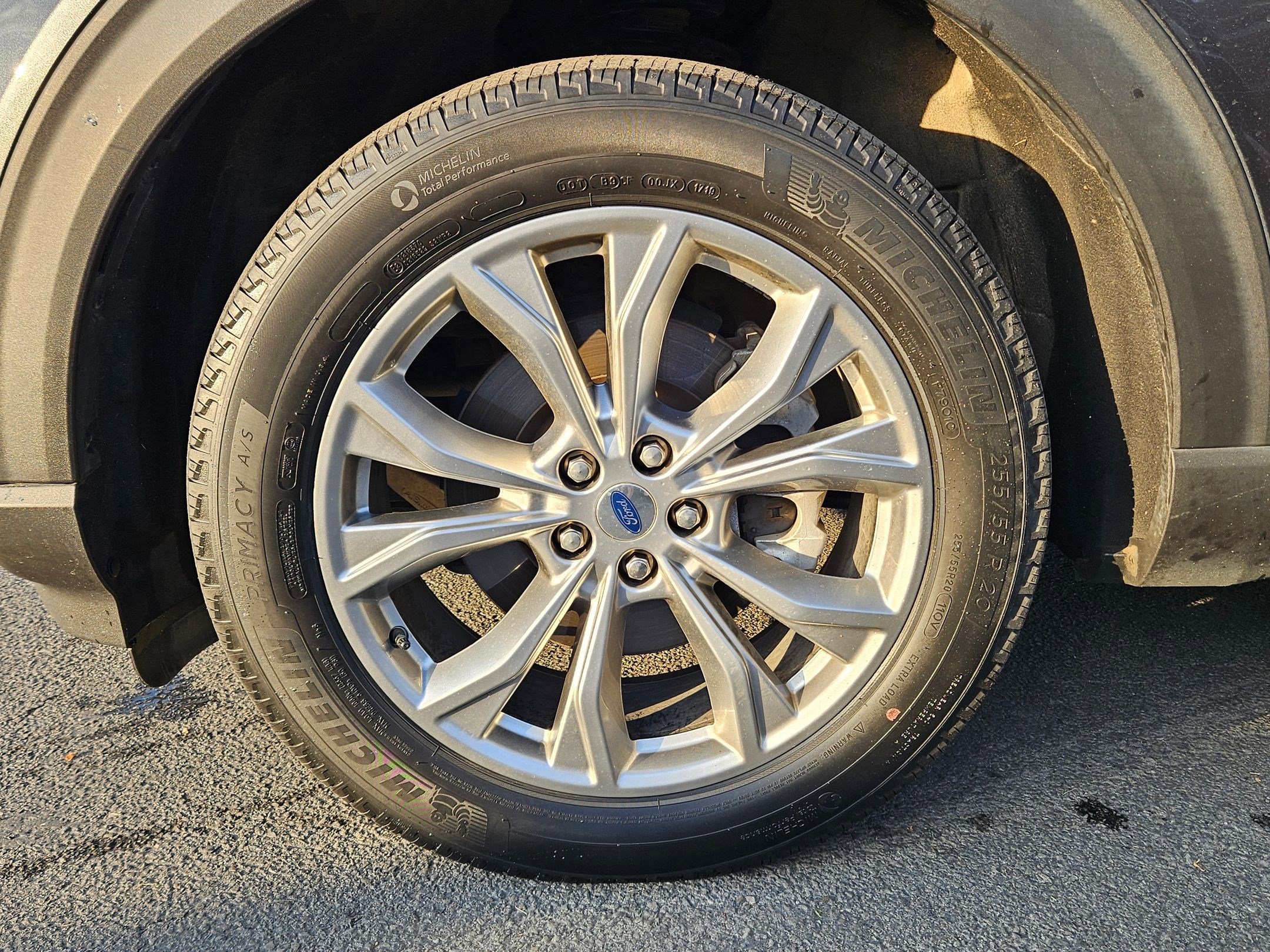 2020 Ford Explorer Limited photo 9