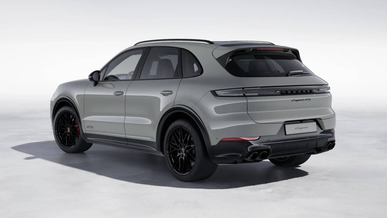 2026 Porsche Cayenne GTS photo 2