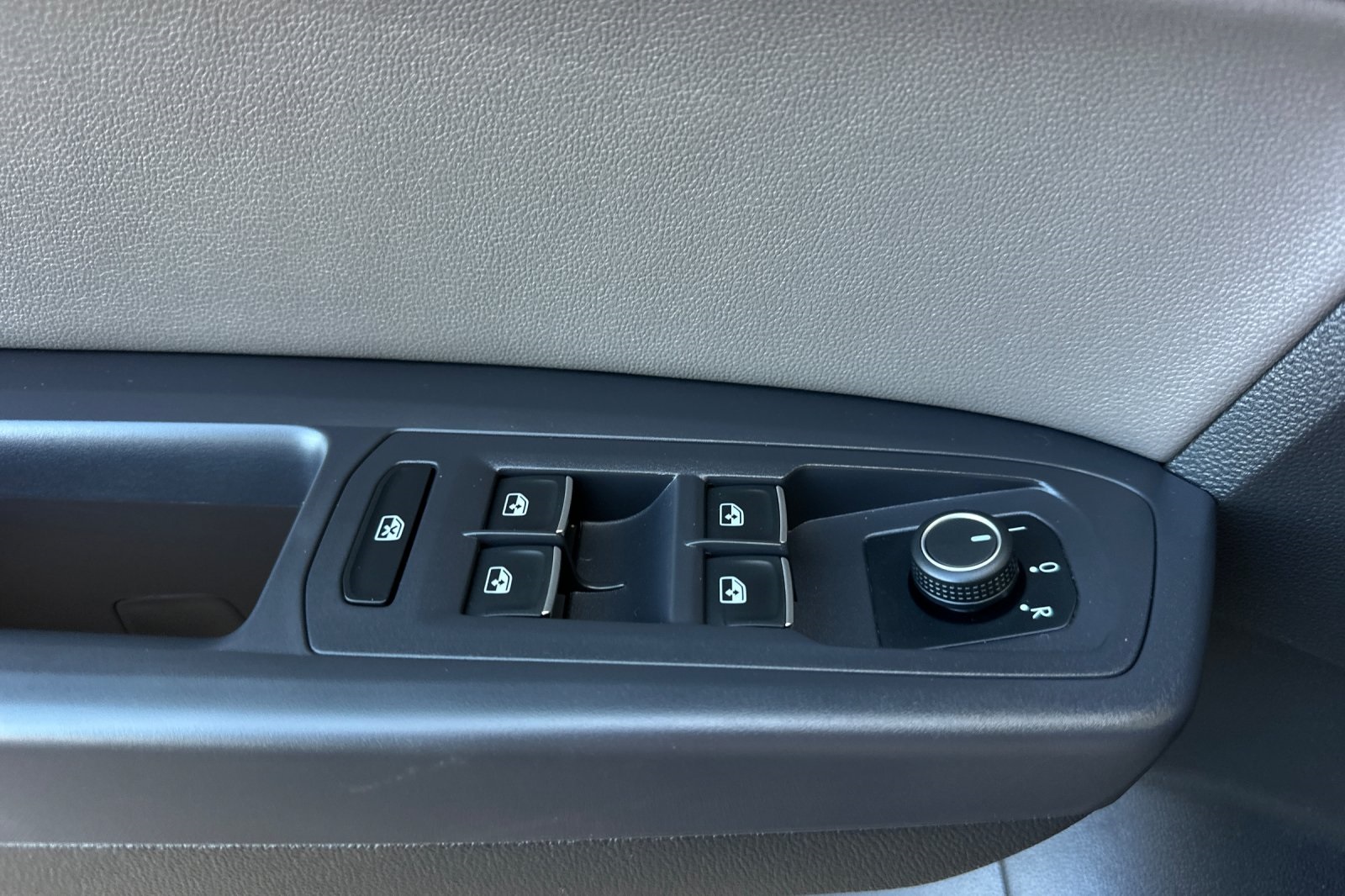 2021 Volkswagen Atlas Cross Sport photo 26