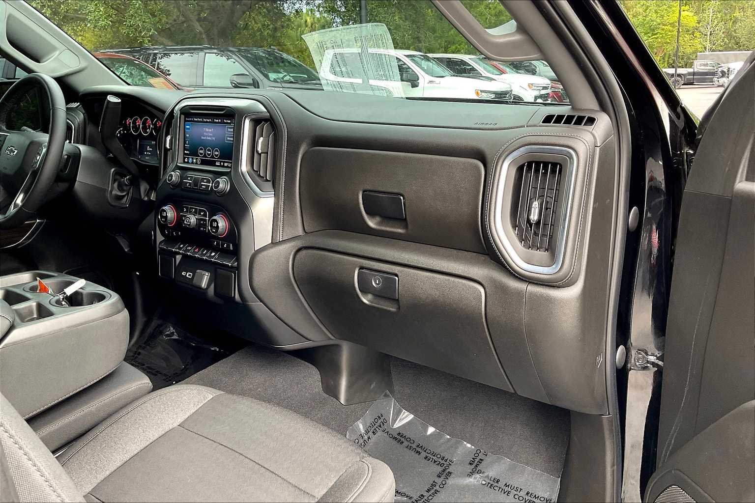 2021 Chevrolet Silverado 1500 RST photo 15