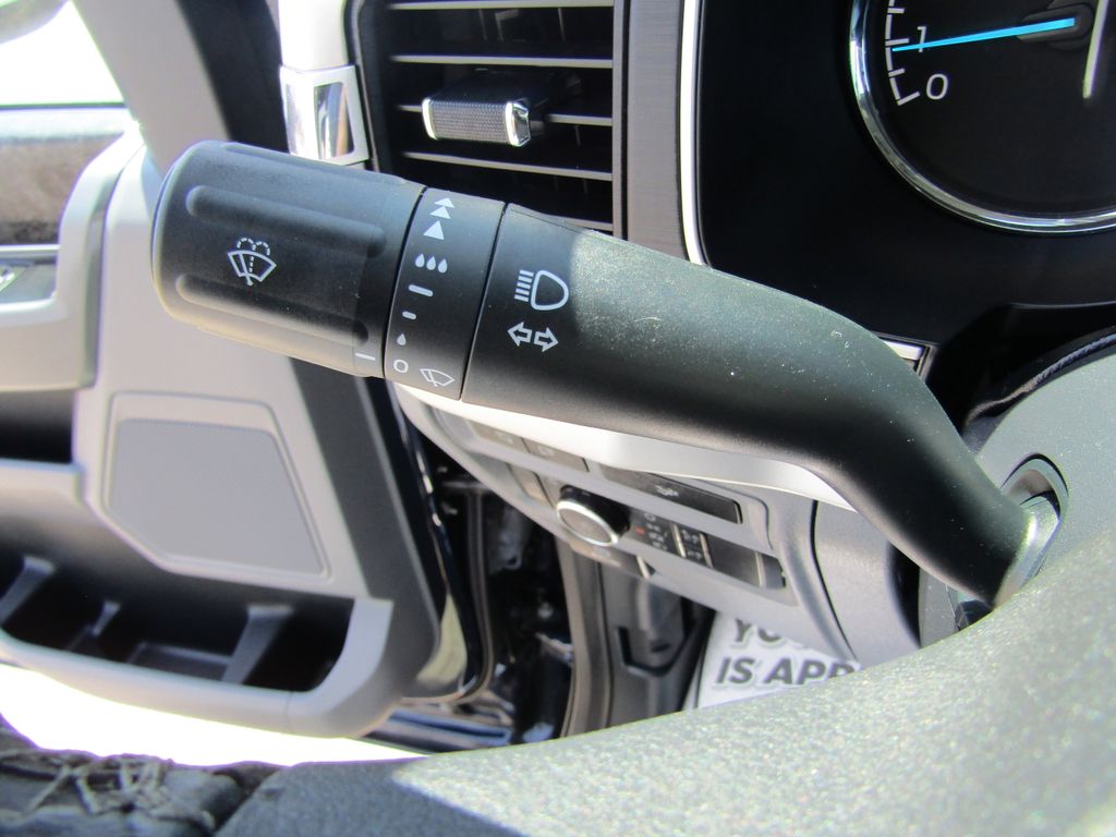 2023 Ford F-150 XLT photo 16