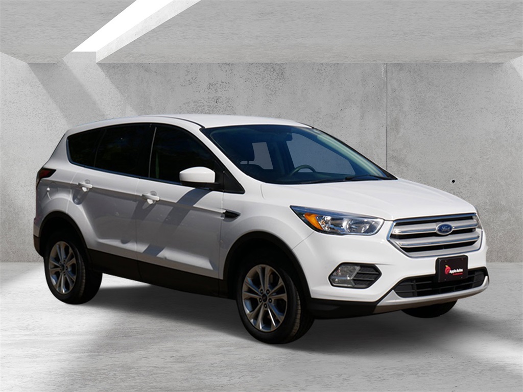 Used 2017 Ford Escape SE with VIN 1FMCU9GD4HUC68516 for sale in White Bear Lake, Minnesota