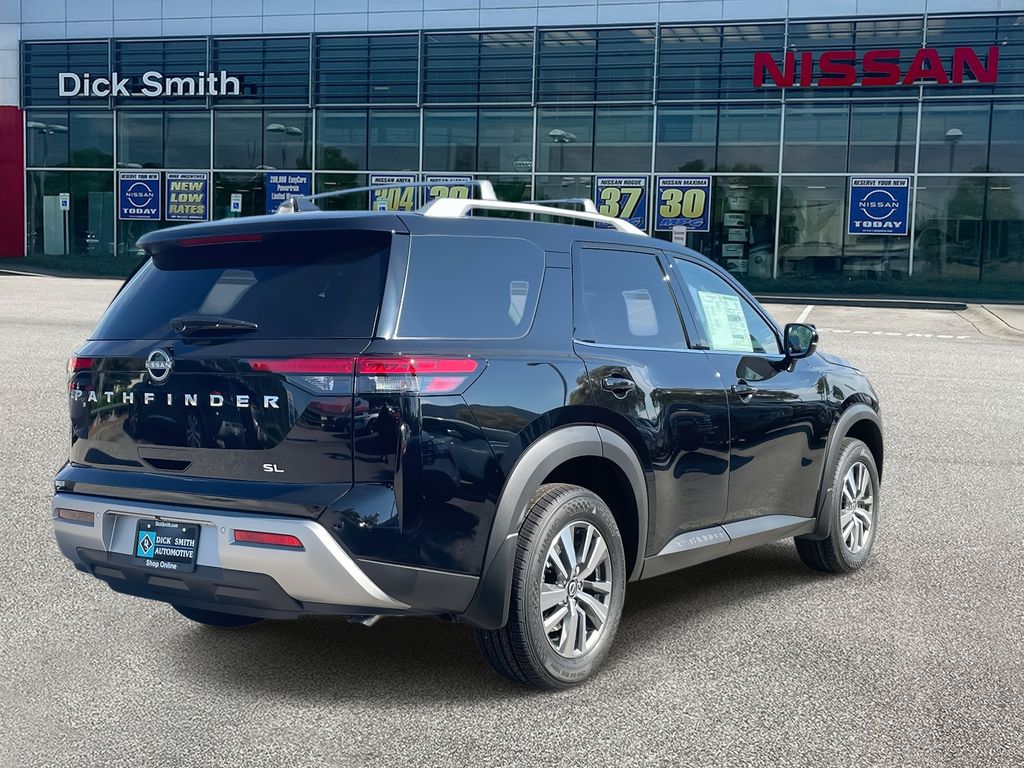 2025 Nissan Pathfinder SL photo 2