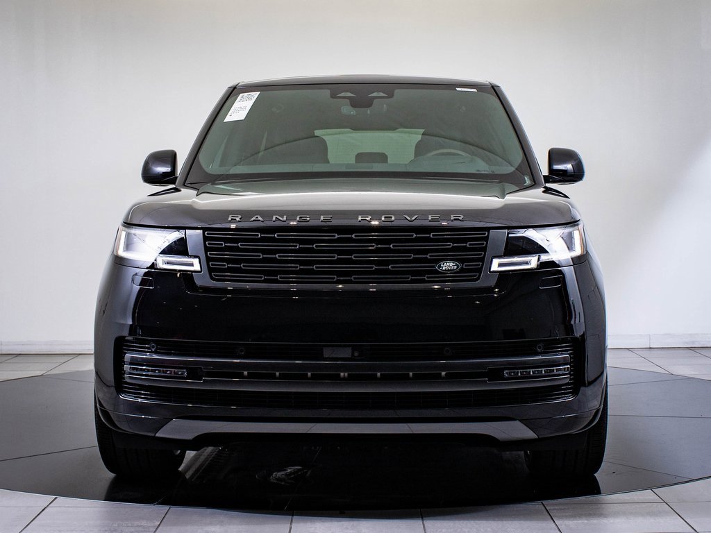 2025 Land Rover Range Rover SE photo 2