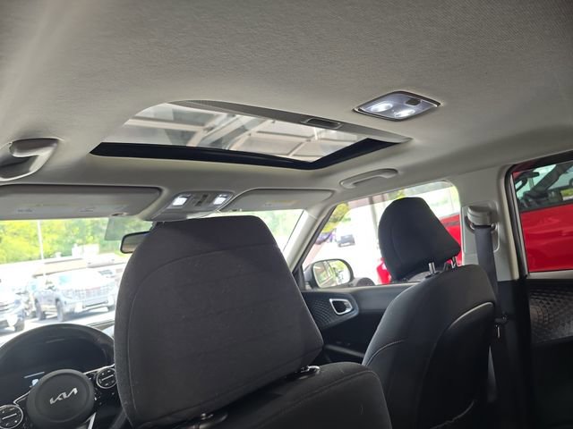 2024 Kia Soul EX photo 13
