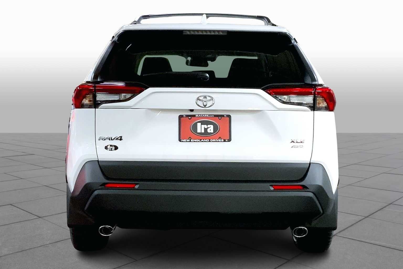 2025 Toyota RAV4 XLE photo 4