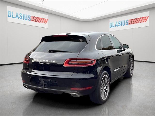 2016 Porsche Macan Turbo photo 3