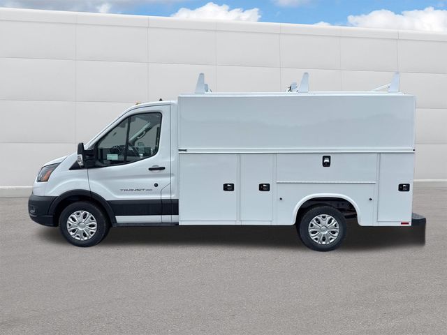 2025 Ford Transit Cutaway photo 2