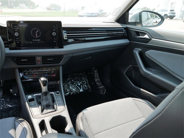 2025 Volkswagen Jetta 1.5T SE photo 9