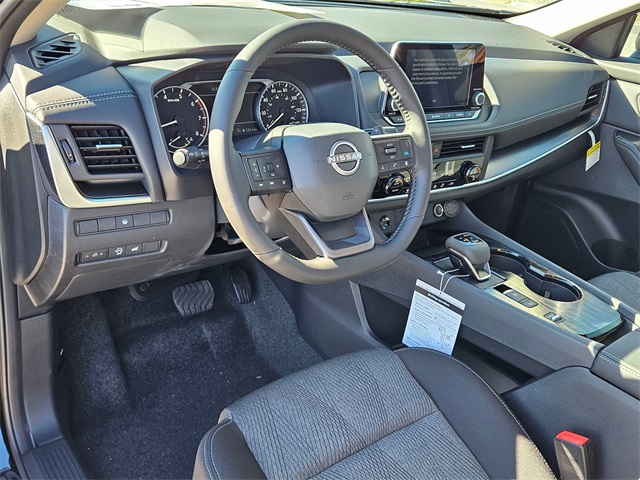 2026 Nissan Rogue SV photo 3