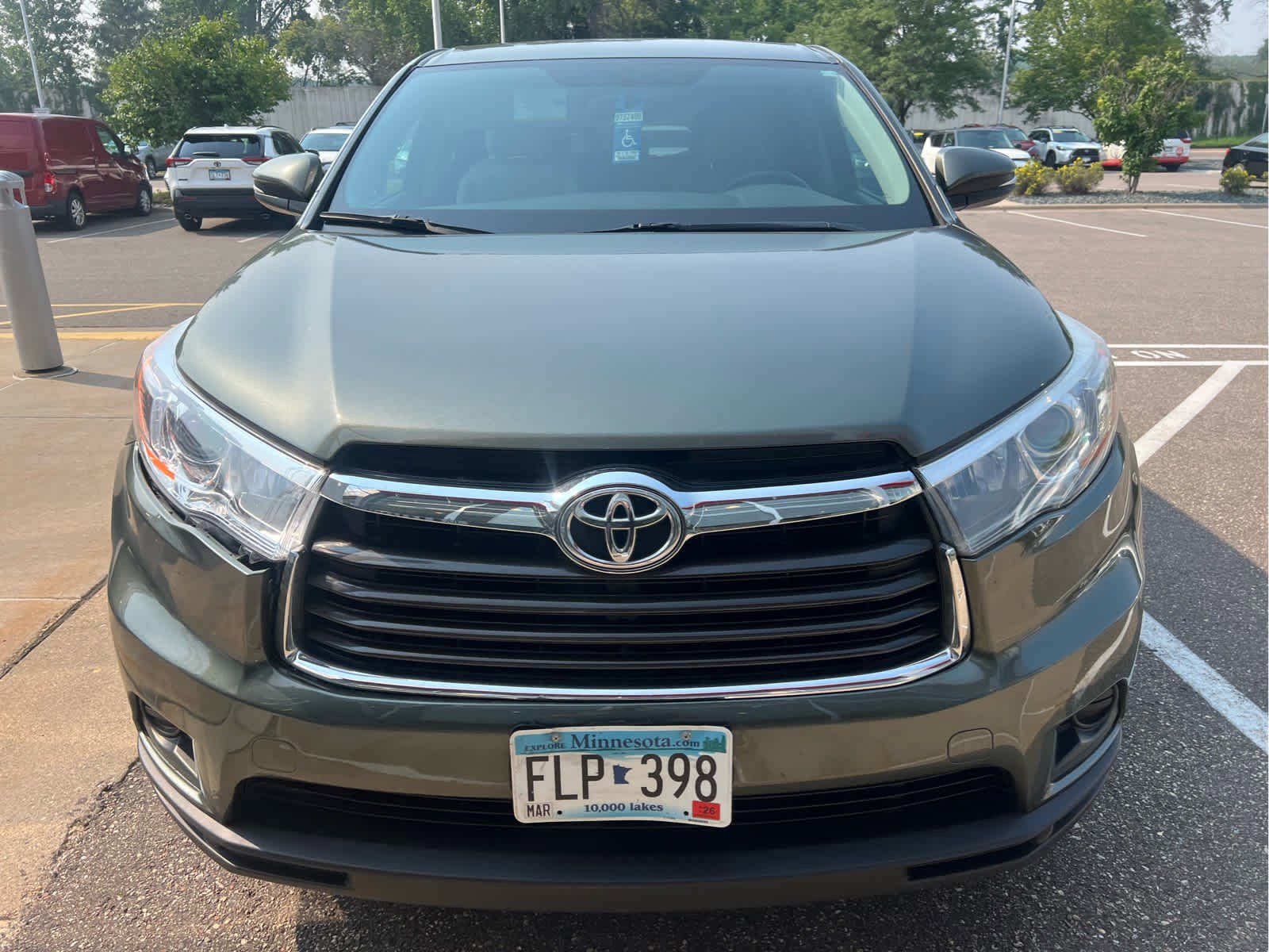 Used 2015 Toyota Highlander LE Plus with VIN 5TDBKRFH3FS169116 for sale in Golden Valley, MN