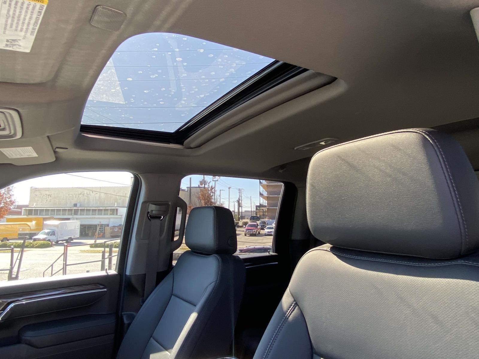 2025 Chevrolet Silverado 3500HD LTZ photo 3