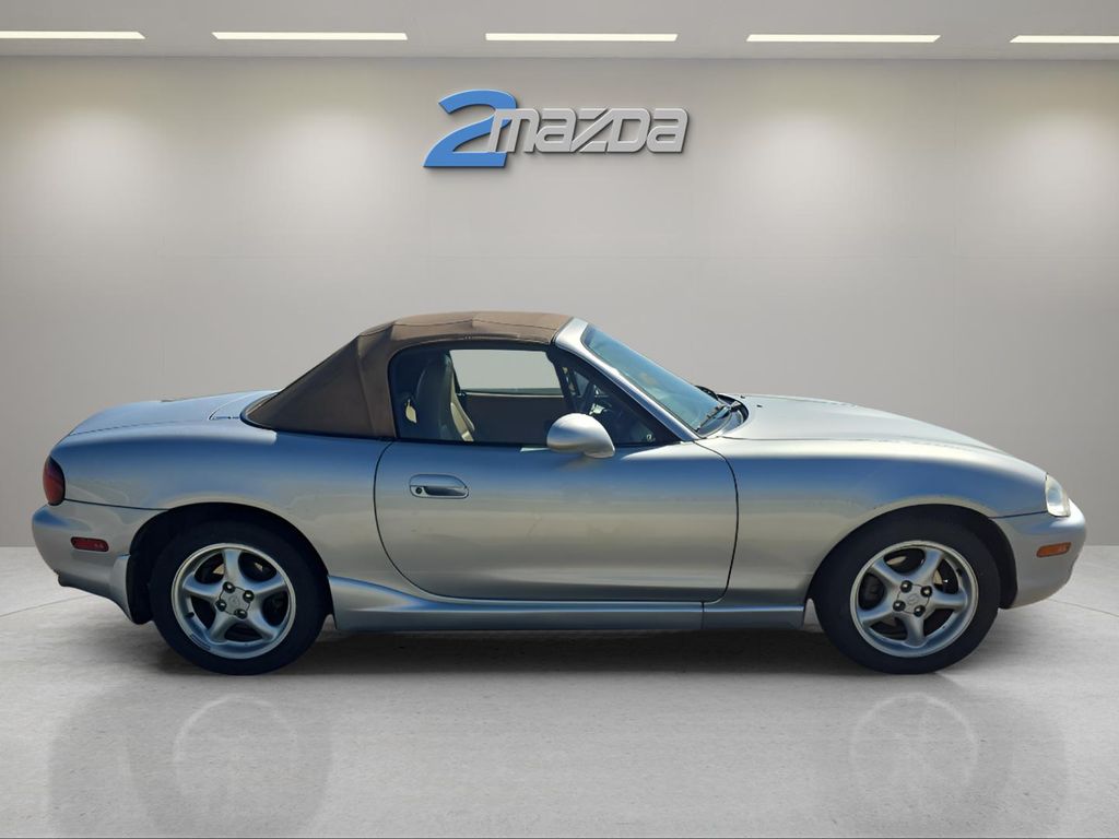 2000 Mazda MX-5 Miata Miata Base photo 6