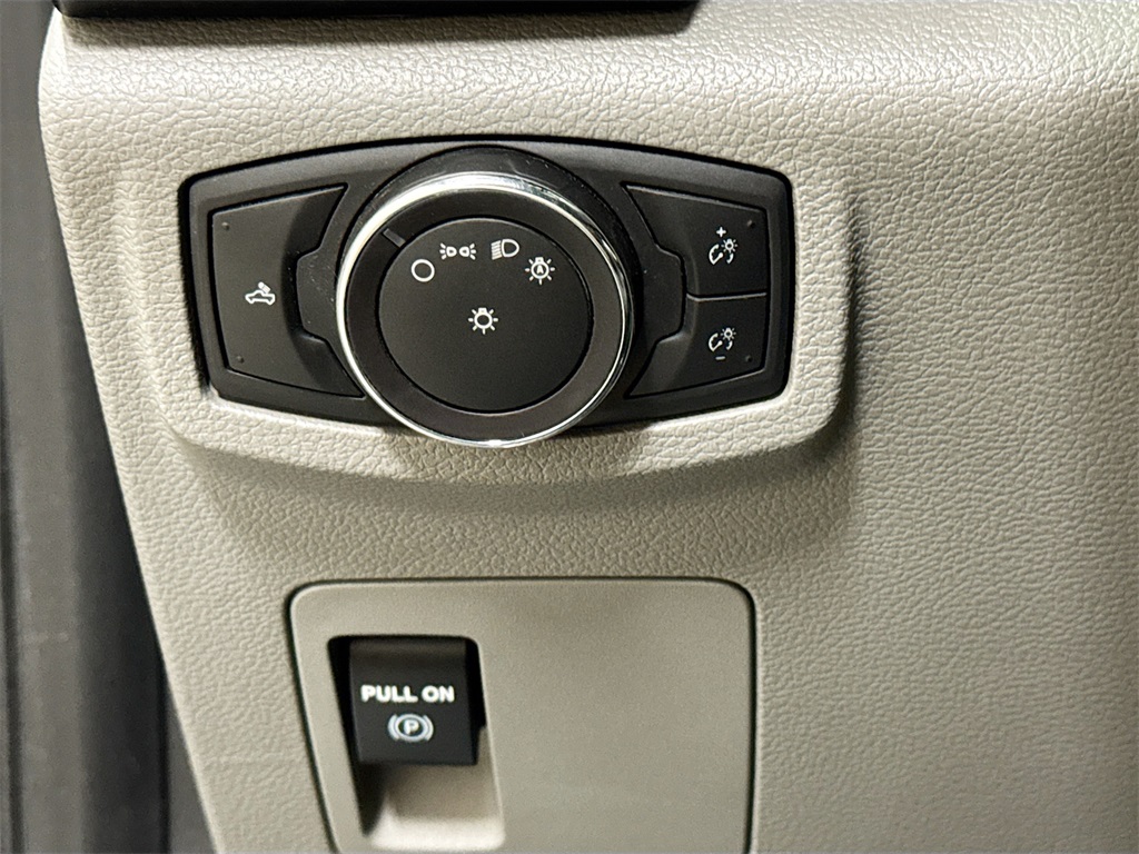 2016 Ford F-150 XL photo 20