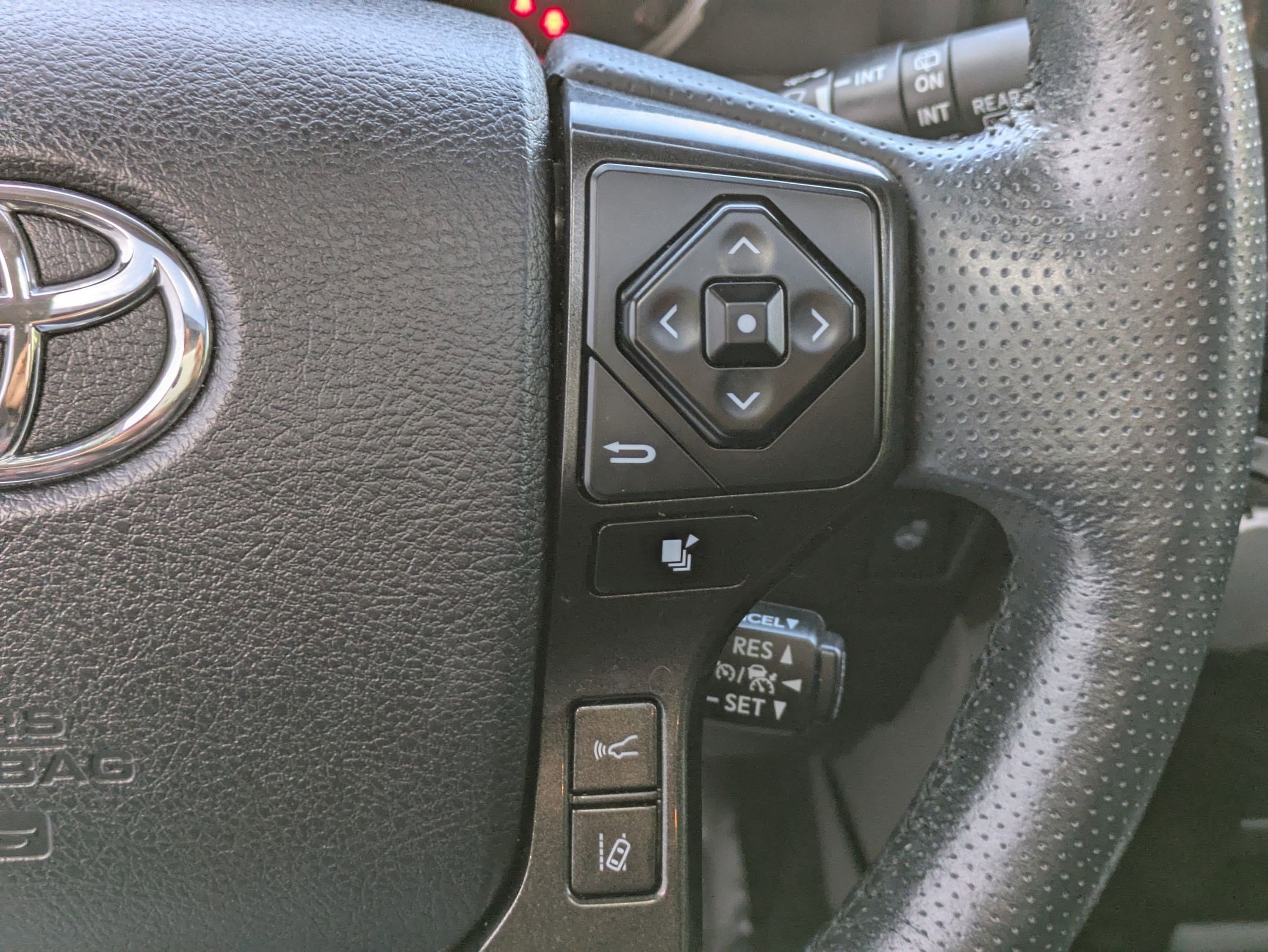 2023 Toyota 4Runner TRD photo 18