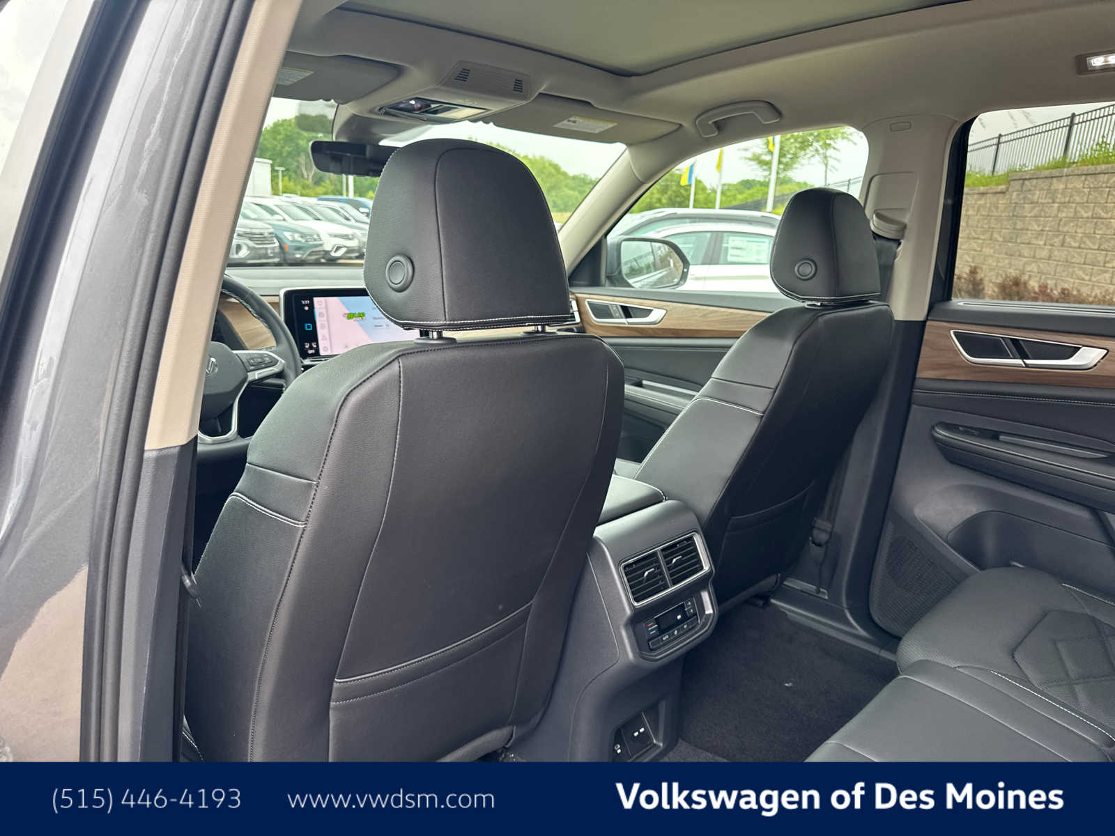 2025 Volkswagen Atlas SE Technology photo 12