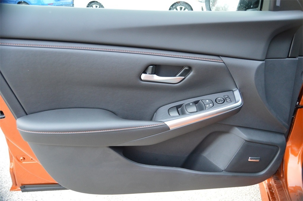 2025 Nissan Sentra SR photo 18