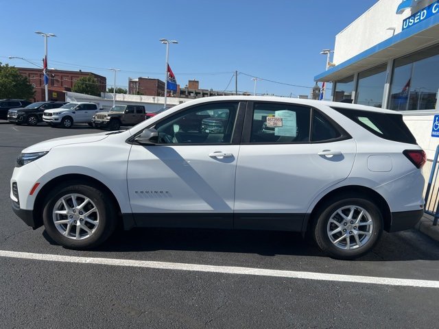 2024 Chevrolet Equinox LS photo 2
