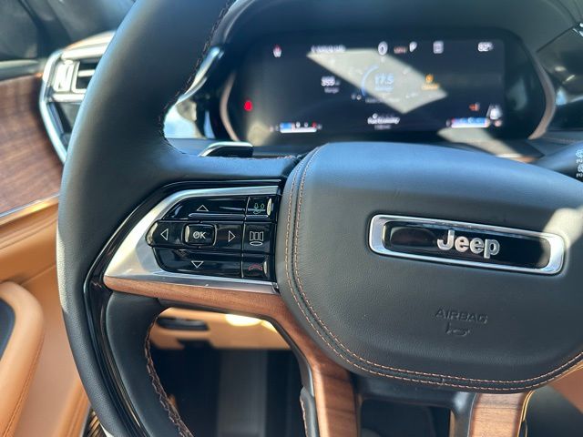 2025 Jeep Grand Cherokee L Summit Reserve photo 19