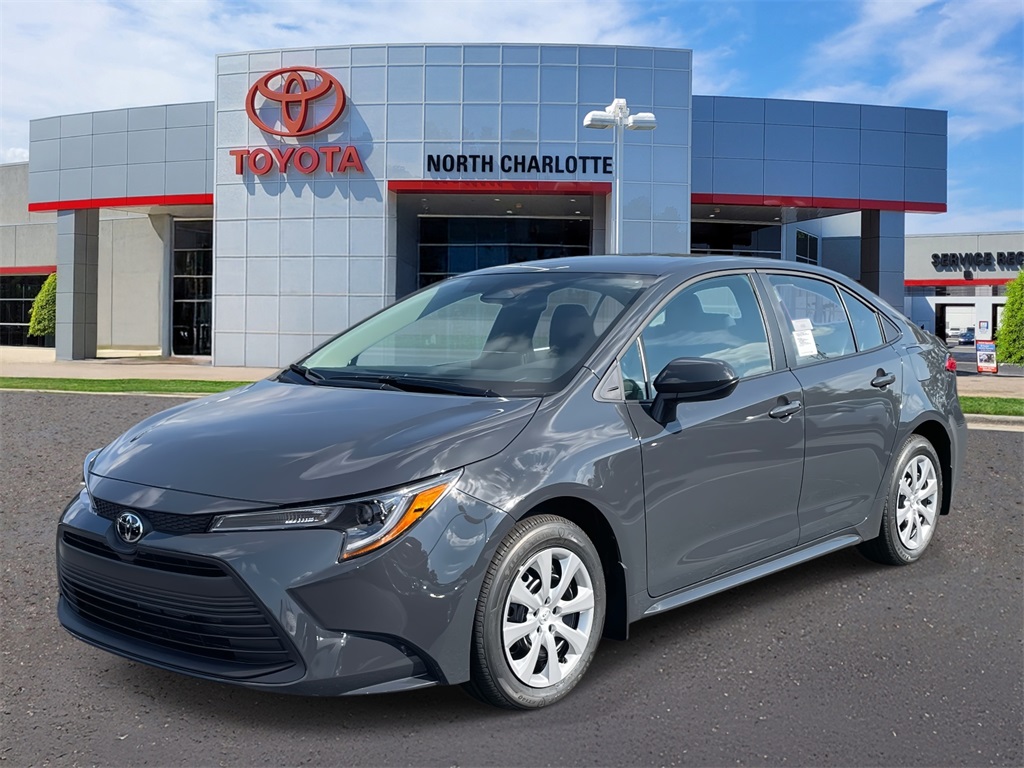 2026 Toyota Corolla LE photo 3