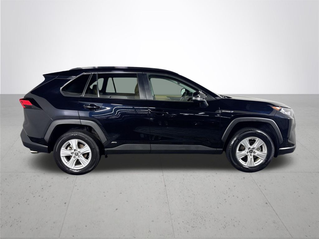 2021 Toyota RAV4 Hybrid LE photo 5