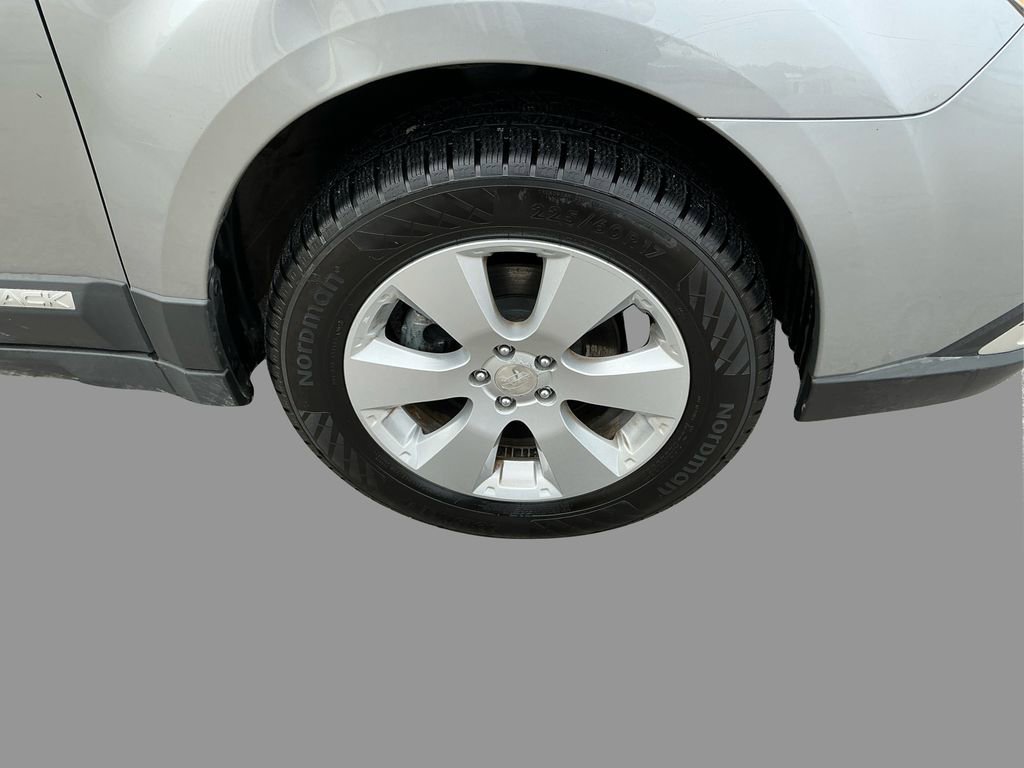 2011 Subaru Outback 2.5i Premium photo 14