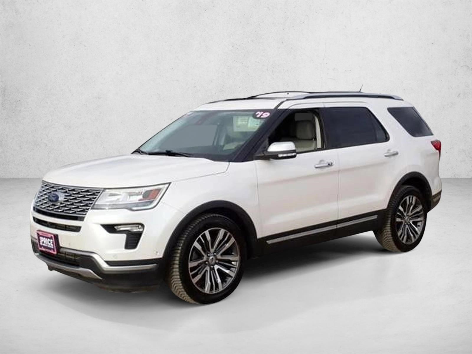 2019 Ford Explorer Platinum's photo