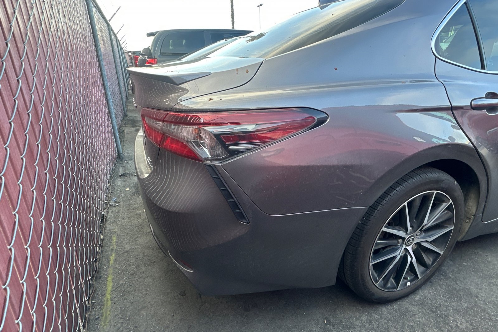 2022 Toyota Camry Hybrid SE photo 3