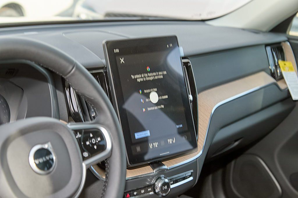 2026 VOLVO XC60 - Image 13