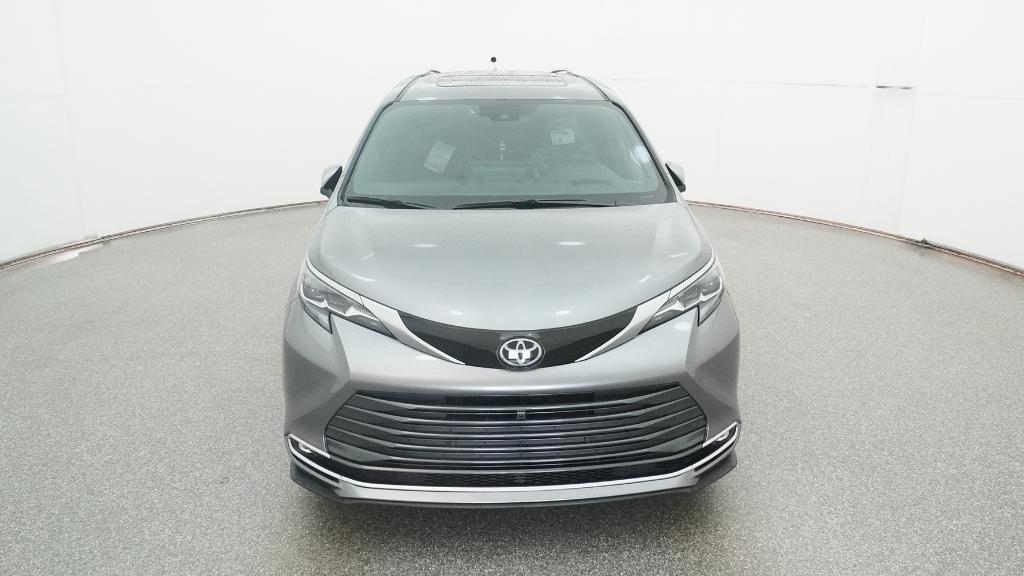 2026 Toyota Sienna Platinum photo 2