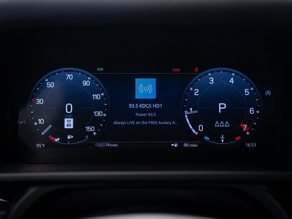 2025 Land Rover Defender 110 X-Dynamic SE photo 24