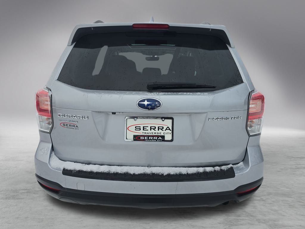 2018 Subaru Forester 2.5i Premium photo 4