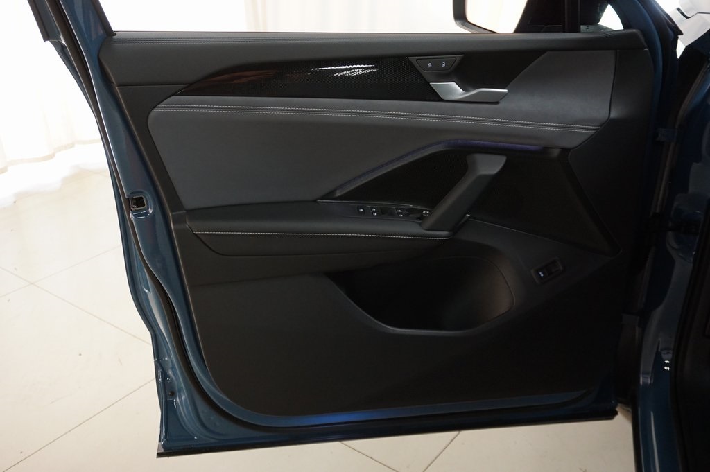 2025 Volkswagen Tiguan SE R-Line Black photo 23