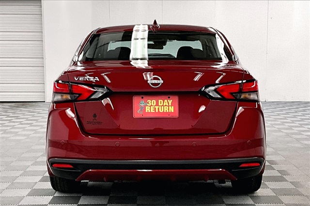 2025 Nissan Versa 1.6 SV photo 4