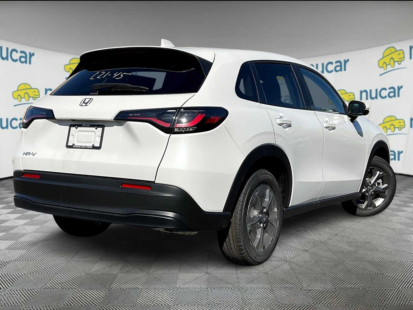 2026 Honda HR-V LX photo 5