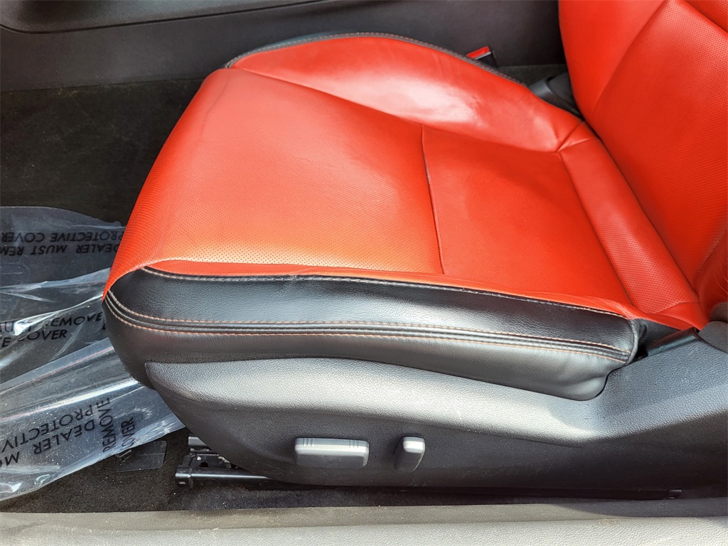 2013 Chevrolet Camaro 2LT photo 15