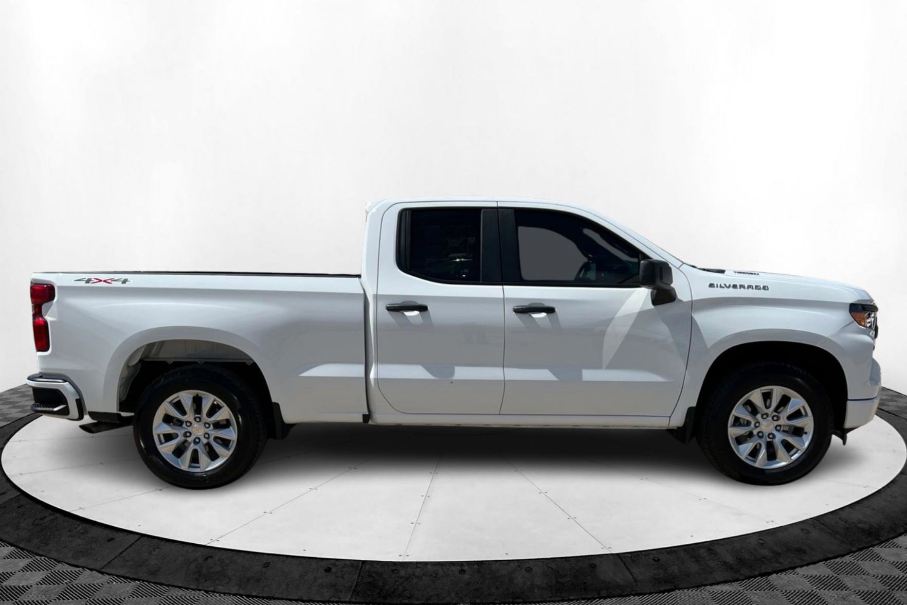 2025 Chevrolet Silverado 1500 Custom photo 6
