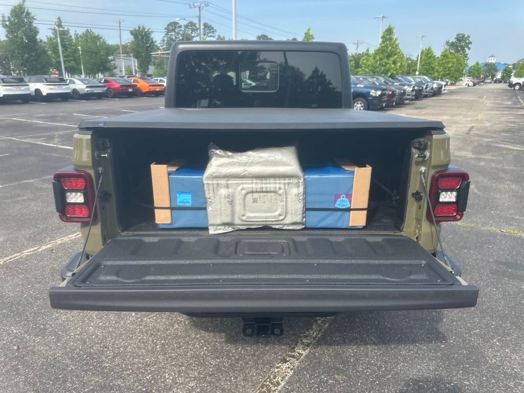 2025 Jeep Gladiator Willys photo 15