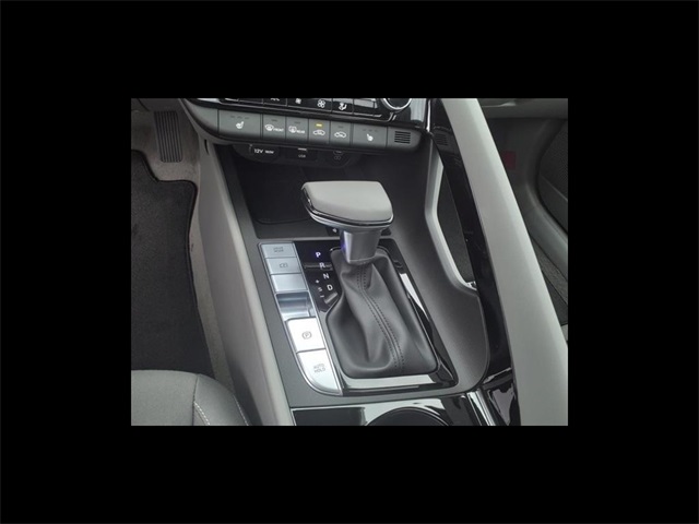 2024 Hyundai Elantra SEL photo 11