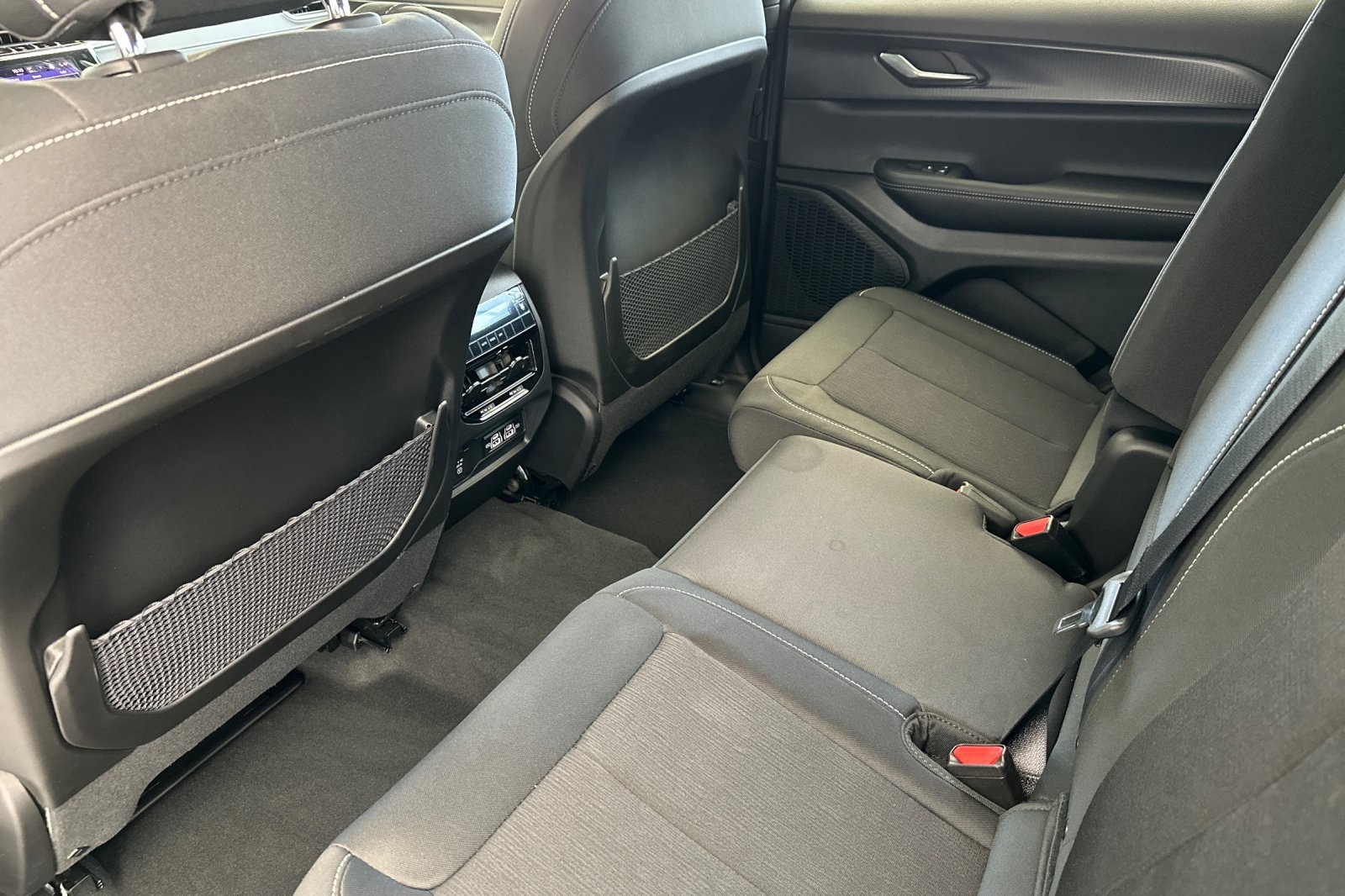2025 Jeep Grand Cherokee Laredo photo 12