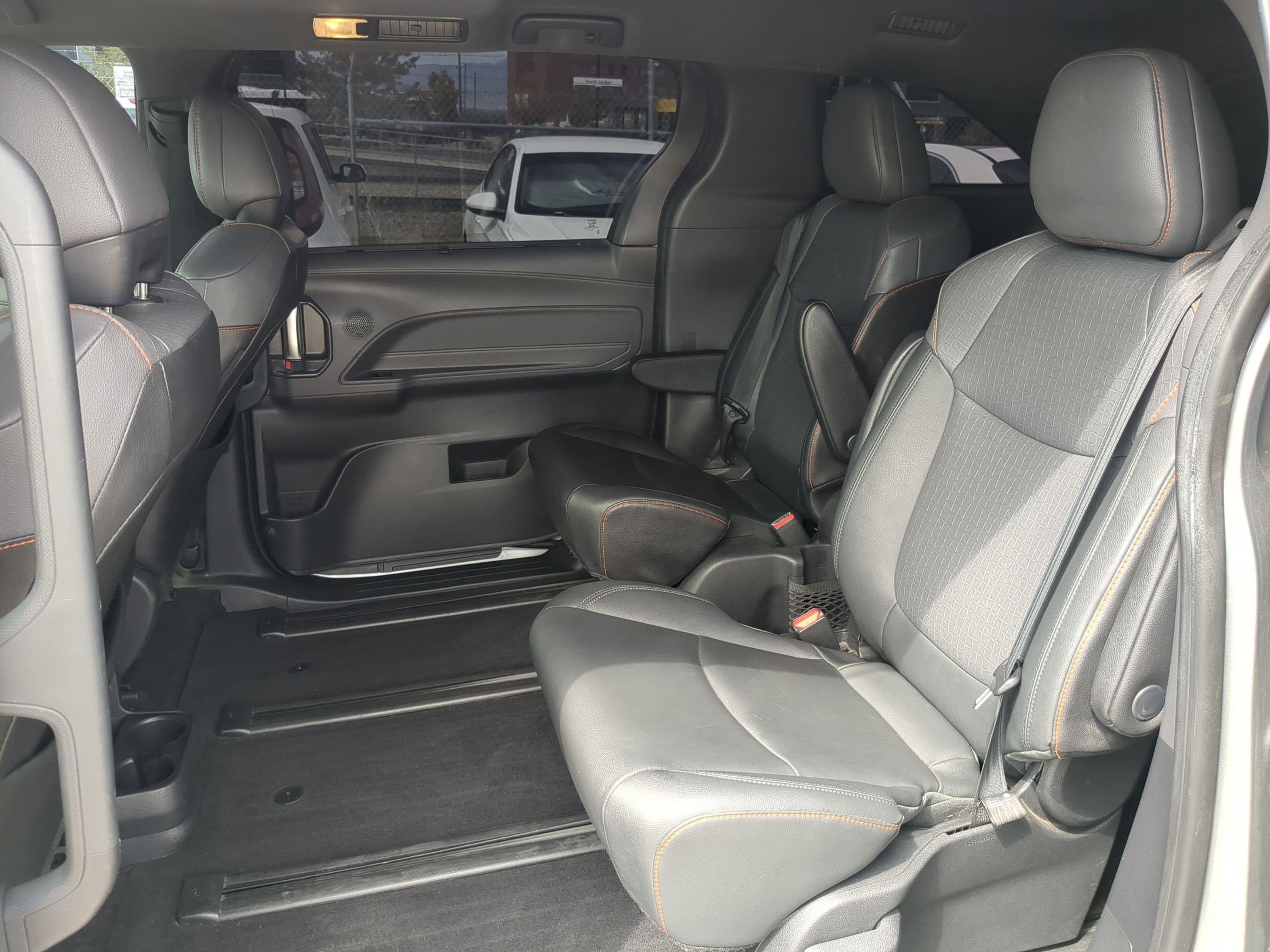 2021 Toyota Sienna XSE photo 18