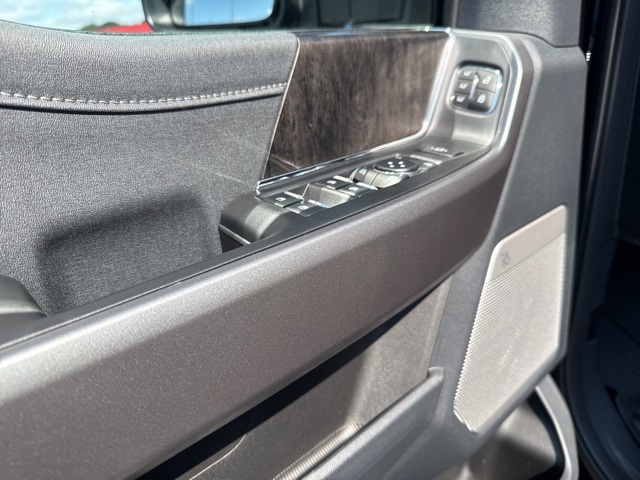 2025 Ford F-350 photo 24