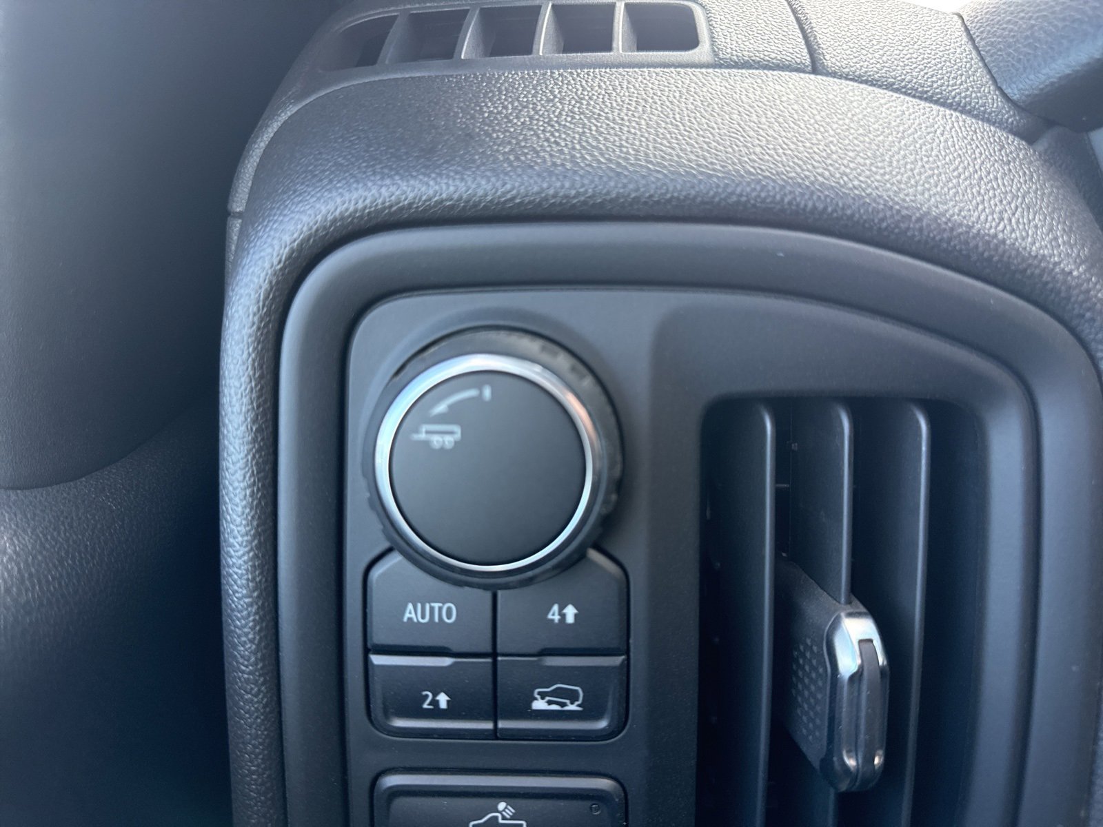 2025 Chevrolet Silverado 1500 photo 28