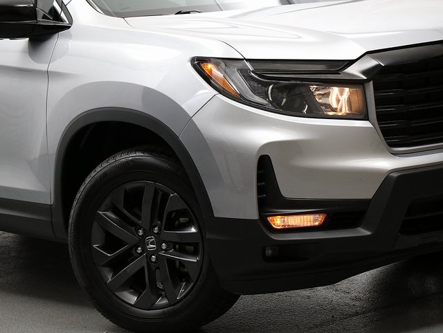 2021 Honda Ridgeline Sport photo 3