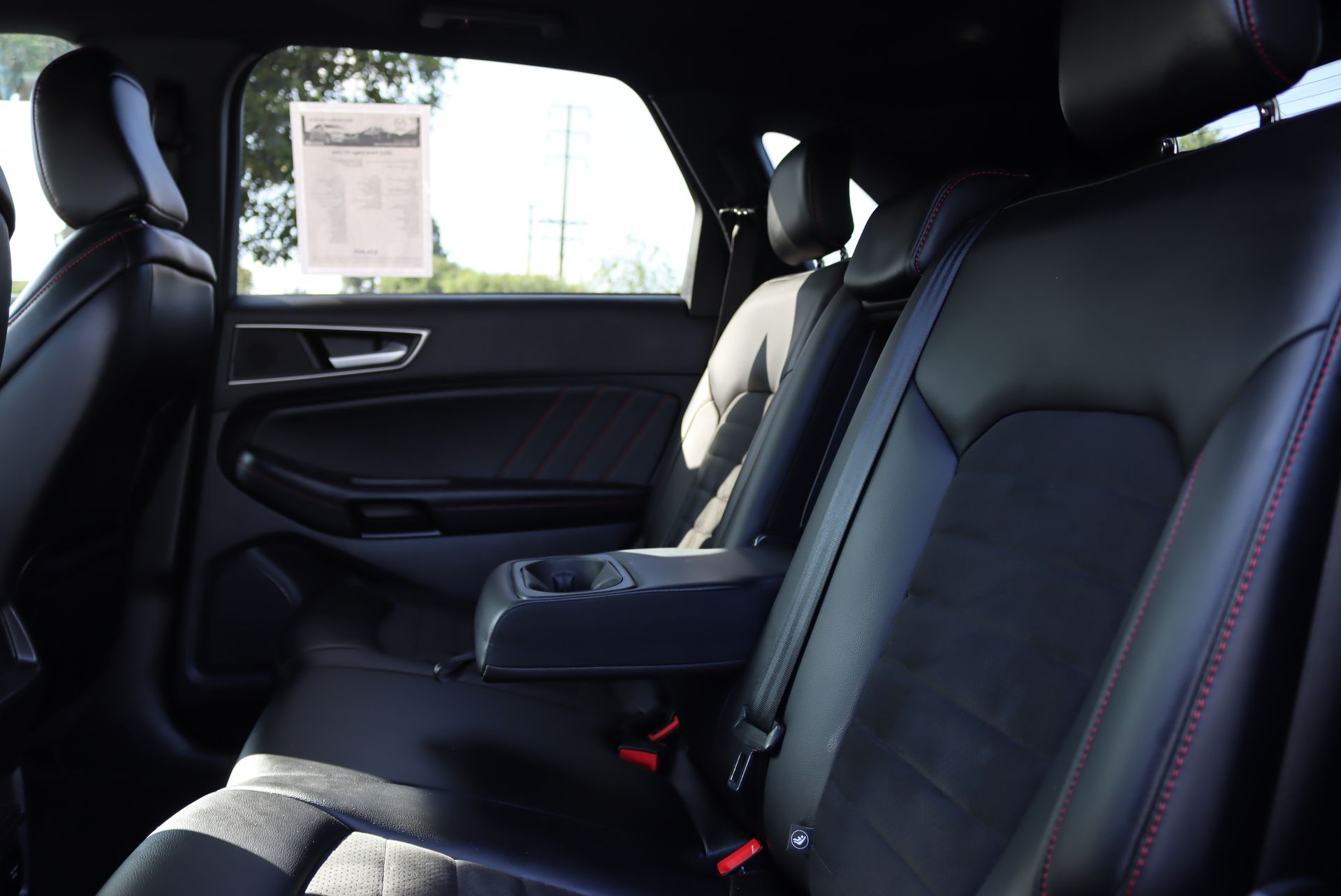 2022 Ford Edge ST photo 17