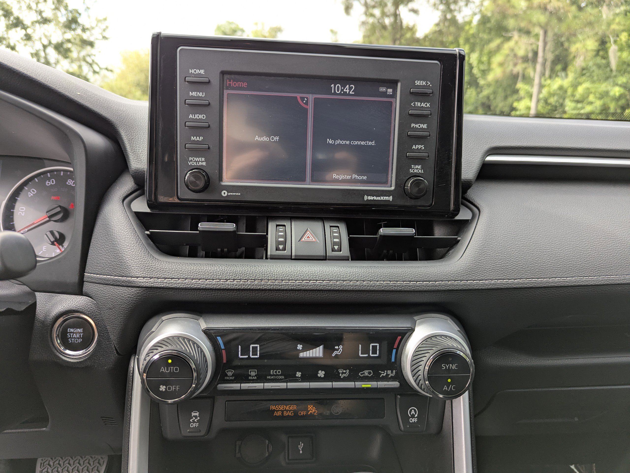 2021 Toyota RAV4 XLE Premium photo 17