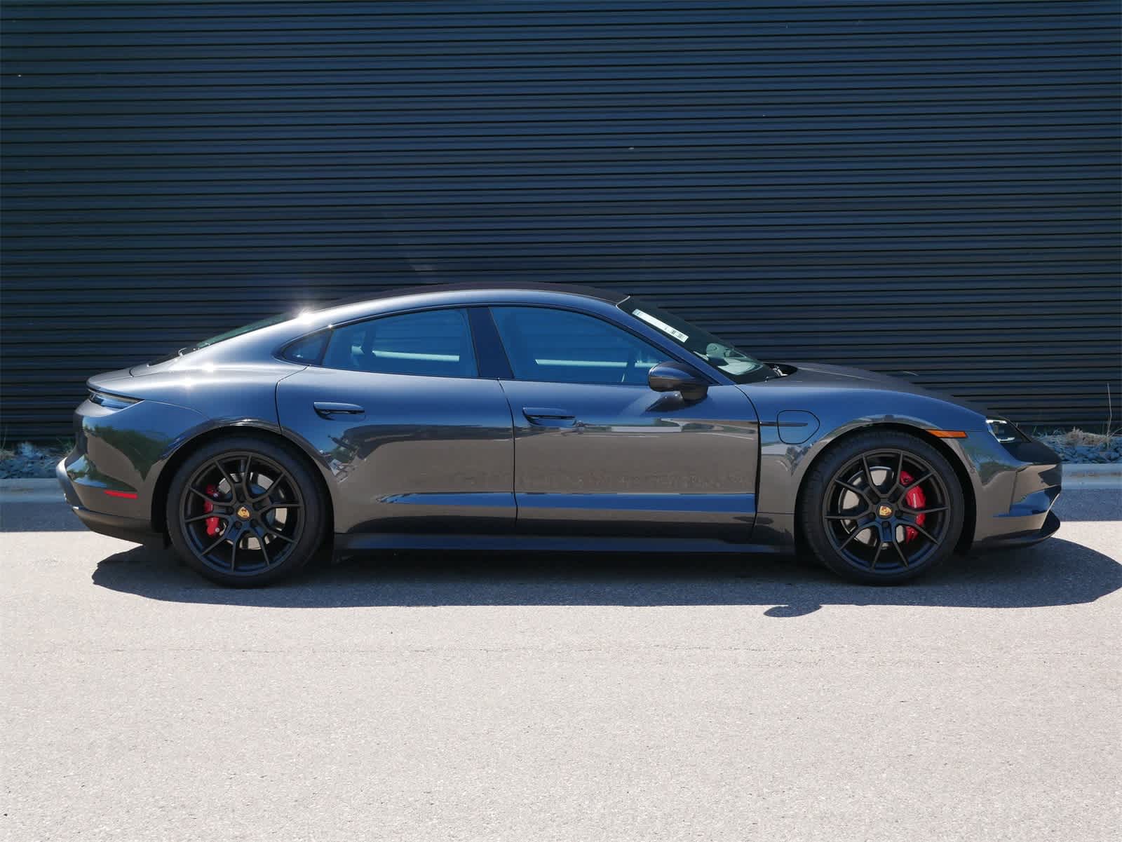 2025 Porsche Taycan 4S photo 23
