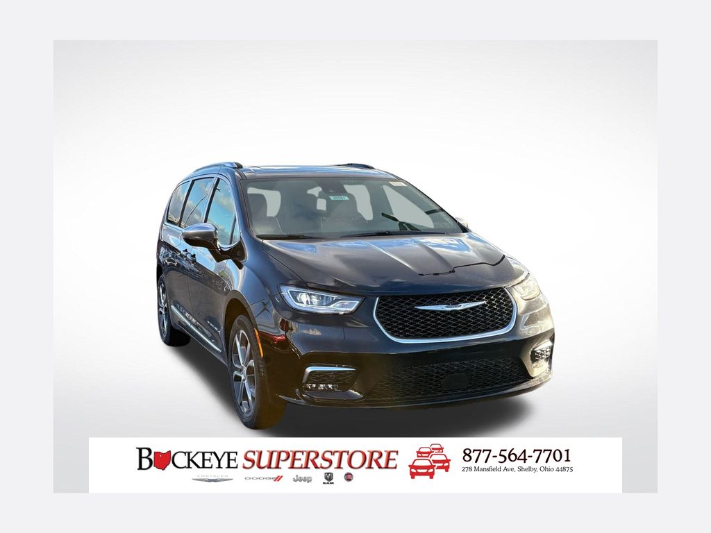 2026 Chrysler Pacifica Pinnacle's photo