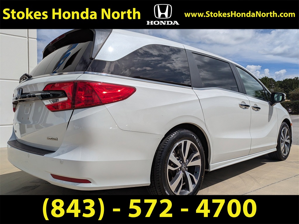 2022 Honda Odyssey Touring photo 3