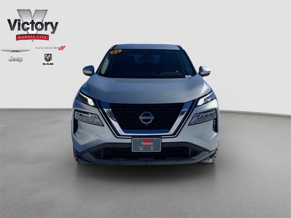 Used 2022 Nissan Rogue SV with VIN 5N1BT3BA8NC687141 for sale in Kansas City